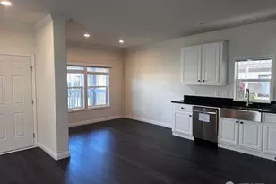 2101 324th St, Federal Way, WA 98003 - Photo 3