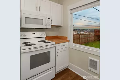 403 E Wright Avenue, Tacoma, WA 98404 - Photo 17