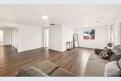 17403 Spanaway Lane E, Spanaway, WA 98387 - Photo 5