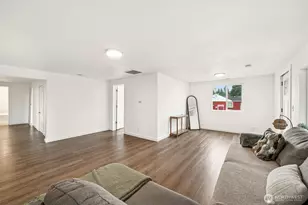 17403 Spanaway Ln E, Spanaway, WA 98387 - Photo 5