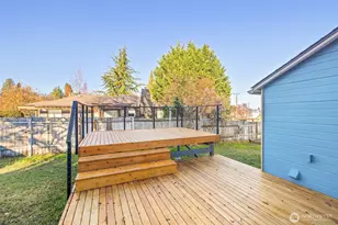 233 E 10th St, Port Angeles, WA 98362 - Photo 13