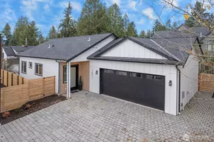 10811 24th Ave NE, Seattle, WA 98125 - Photo 3