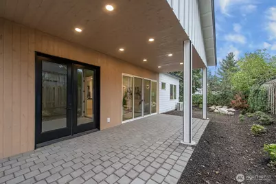 10811 24th Avenue NE, Seattle, WA 98125 - Photo 11