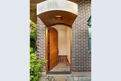 7503 Fairway Drive NE, Seattle, WA 98115 - Photo 27