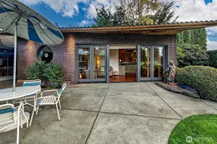 7503 Fairway Dr NE, Seattle, WA 98115 - Photo 27