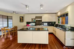 7503 Fairway Dr NE, Seattle, WA 98115 - Photo 9