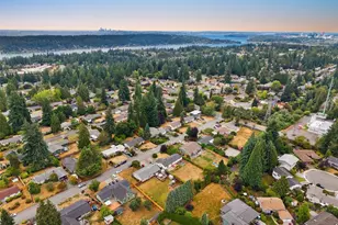 7030 123rd Ave SE, Newcastle, WA 98056 - Photo 3