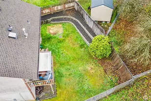 1072 NE Lombard Ct, Bremerton, WA 98311 - Photo 3