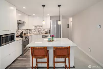 5225 50th Avenue NE #208, Seattle, WA 98105 - Photo 11