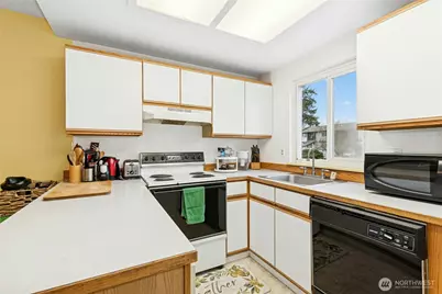 8823 Holly Drive #H204, Everett, WA 98208 - Photo 11