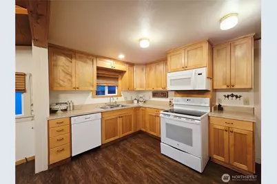 1811 E 3rd Street, Port Angeles, WA 98362 - Photo 9