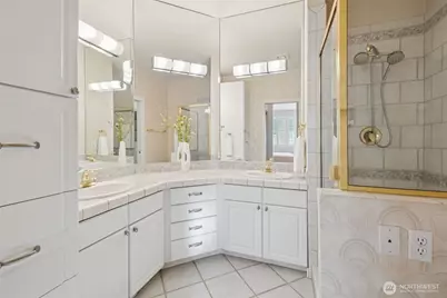 120 Newport Way NW #16, Issaquah, WA 98027 - Photo 19