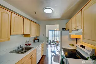 18620 52nd Ave W, Lynnwood, WA 98037 - Photo 1