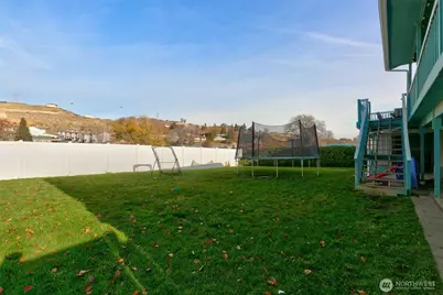 1403 W Cherry Avenue, Selah, WA 98942 - Photo 9