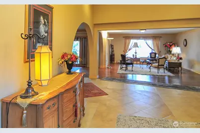 1055 N Jackson Avenue, East Wenatchee, WA 98802 - Photo 5