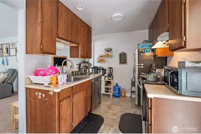 7919 Wallingford Avenue N, Seattle, WA 98103 - Photo 19