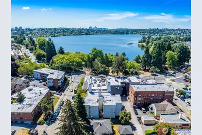 7919 Wallingford Avenue N, Seattle, WA 98103 - Photo 9