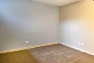 22215 6th Ave S, Des Moines, WA 98198 - Photo 21