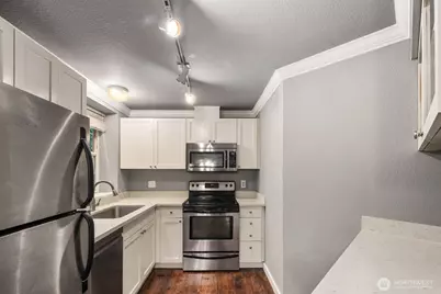 23410 18th Avenue S #F101, Des Moines, WA 98198 - Photo 11