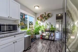 814 117th St S, Tacoma, WA 98444 - Photo 9