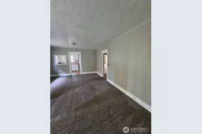 700 6 Street S, Kelso, WA 98626 - Photo 3