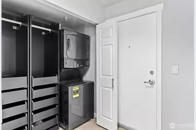 1125 E Olive Street #212, Seattle, WA 98122 - Photo 17