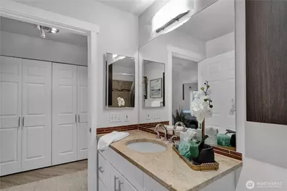 1125 E Olive Street #212, Seattle, WA 98122 - Photo 15