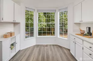 10215 NE 129th Ln, Kirkland, WA 98034 - Photo 17