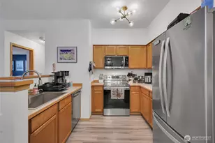 18527 101st Ave Ct E, Puyallup, WA 98375 - Photo 3