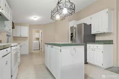 970 NE Saturn Lane, Bremerton, WA 98311 - Photo 7