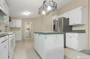 970 NE Saturn Ln, Bremerton, WA 98311 - Photo 7