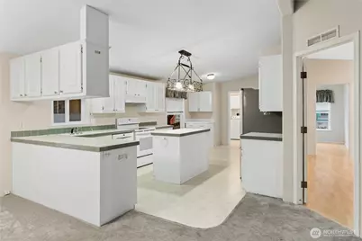 970 NE Saturn Lane, Bremerton, WA 98311 - Photo 5