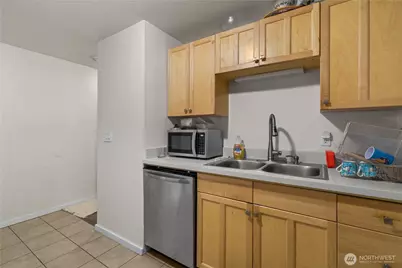 20032 66th Place W #B3, Lynnwood, WA 98036 - Photo 5