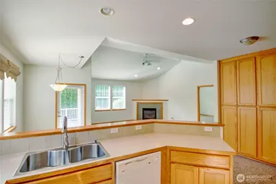 800 Farmington Drive #6, Burlington, WA 98233 - Photo 13