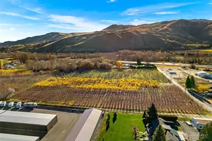 3765 Iroquois Ln, Wenatchee, WA 98801 - Photo 1