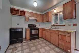 27056 Wagner Cir NE, Kingston, WA 98346 - Photo 5