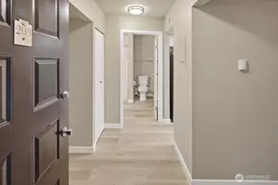 10506 NE 32nd Pl, Bellevue, WA 98004 - Photo 3