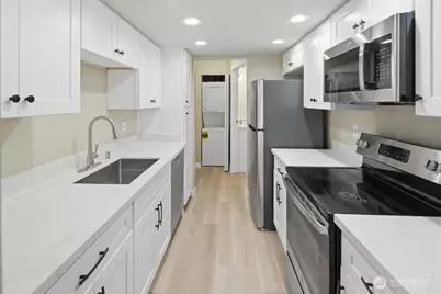 10506 NE 32nd Place #G203, Bellevue, WA 98004 - Photo 11