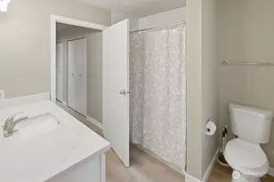 10506 NE 32nd Pl, Bellevue, WA 98004 - Photo 13