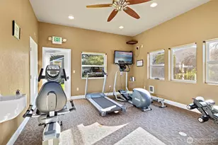 1215 S 237th Ln, Des Moines, WA 98198 - Photo 33