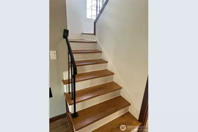 215 W Kinnear Place, Seattle, WA 98119 - Photo 17