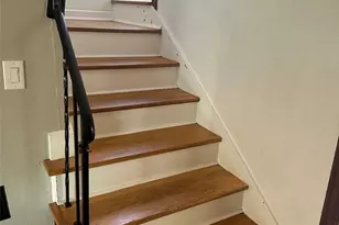 215 W Kinnear Pl, Seattle, WA 98119 - Photo 17