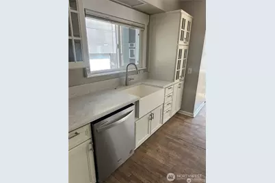 215 W Kinnear Place, Seattle, WA 98119 - Photo 15