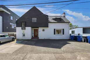 215 W Kinnear Pl, Seattle, WA 98119 - Photo 3