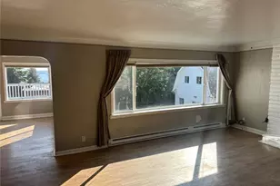 215 W Kinnear Pl, Seattle, WA 98119 - Photo 9