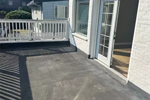 215 W Kinnear Pl, Seattle, WA 98119 - Photo 17