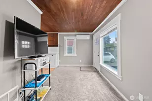 1025 S 84th St, Tacoma, WA 98444 - Photo 11