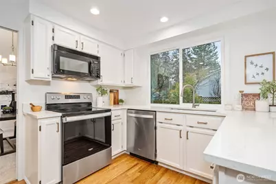 24221 SE 38th Place, Sammamish, WA 98029 - Photo 9