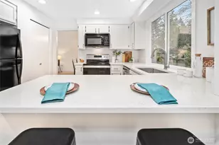 24221 SE 38th Pl, Sammamish, WA 98029 - Photo 11