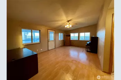 37585 Western Avenue NE, Coulee City, WA 99115 - Photo 17